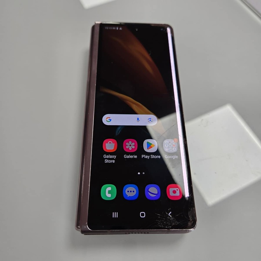 Samsung-Galaxy-Z-Fold-2-5G-256GB-75-Zoll-Display-3-Kameras-ohne-Vertrag-gebraucht-mystic-bronze-9