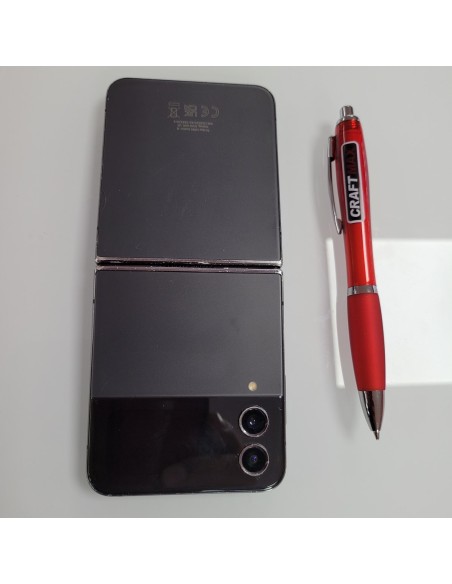 Samsung-Galaxy-Z-Flip4-5G-8-GB-256-GB-Dual-SIM-Graphite-ohne-Vertrag-gebraucht-4