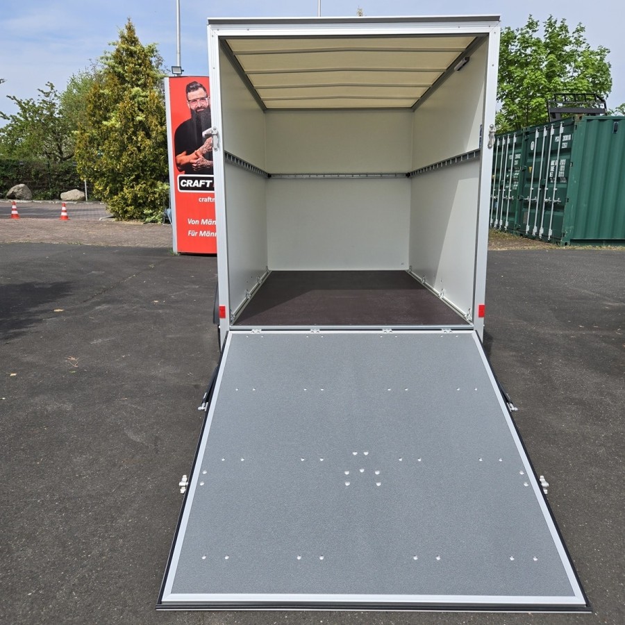 CRAFTMAX-750-Kofferanhaenger-mit-Rampe-2.55×1.42×1.53m-Unique-Sandwichpanele-ungebremst-100kmh-9