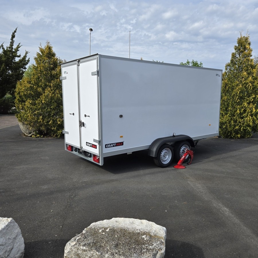 CRAFTMAX-2600-Tandem-Kofferanhaenger-Doppeltuer-4.26×1.75×1.94m-Unique-Sandwich-GFK-Oberflaeche-Innenleuchte-Stuetzen-100kmh-1
