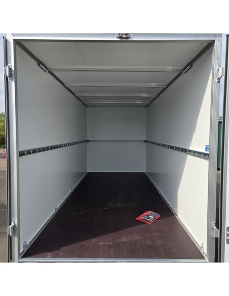 CRAFTMAX-2600-Tandem-Kofferanhaenger-Doppeltuer-4.26×1.75×1.94m-Unique-Sandwich-GFK-Oberflaeche-Innenleuchte-Stuetzen-100kmh-10