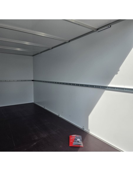 CRAFTMAX-2600-Tandem-Kofferanhaenger-Doppeltuer-4.26×1.75×1.94m-Unique-Sandwich-GFK-Oberflaeche-Innenleuchte-Stuetzen-100kmh-9