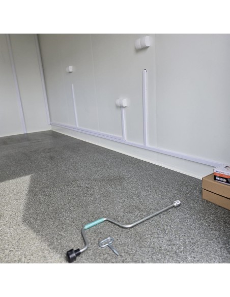 Verkaufsanhaenger-1350-Thermo-Sandwichpanele-4.00x2.00x2.20m-Elektroinstallation-Waschbecken-Durchlauferhitzer-8-1