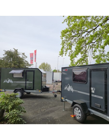 Mini-Campinganhaenger-3.05x1.65x1.60m-mit-grosser-Heckklappe-Tuer-2-Fenster-Deichselbox-Elektro-Paket-ALU-Auffahrschine-gebremst