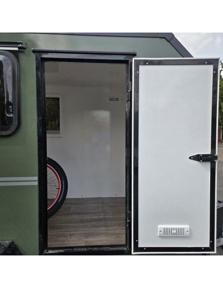 CRAFTMAX-OffRoad-min-i-Campinganhaenger-Heckklappe-Seitenfenstern-220-Volt-Deichselbox-100kmh-13