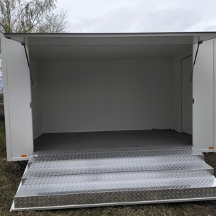 CRAFTMAX-Messeanhaenger-Ausstellungsanhaenger-1350-Event-Trailer-4.00x2.30x2.20m-Thermo-Sandwichpanele-1 2