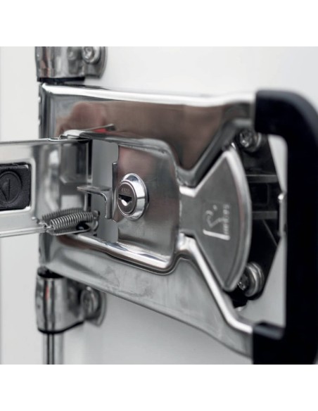 STEMA-S-Box-Thermo-Sandwich-Aufbau-mit-GFK-Oberschicht-100kmh-6