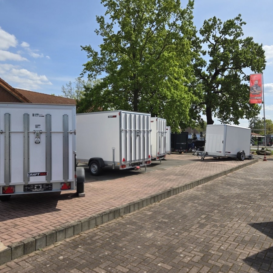 CRAFTMAX-1300-Hydraulischer-Absenkanhaenger-Motorradtransporter-ThermoSandwich-Kofferaufbau-15