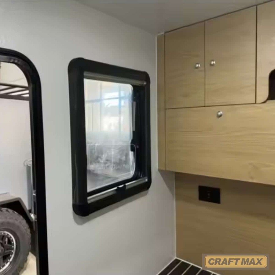 CRAFTMAX-OffRoad-Mini-Caravan-1000-ThermoSandwich-2.11x1.22x1.22m-vollausgestattet-mit-Moebel-Bett-Fenster-Tuer-Solar-100kmh-6