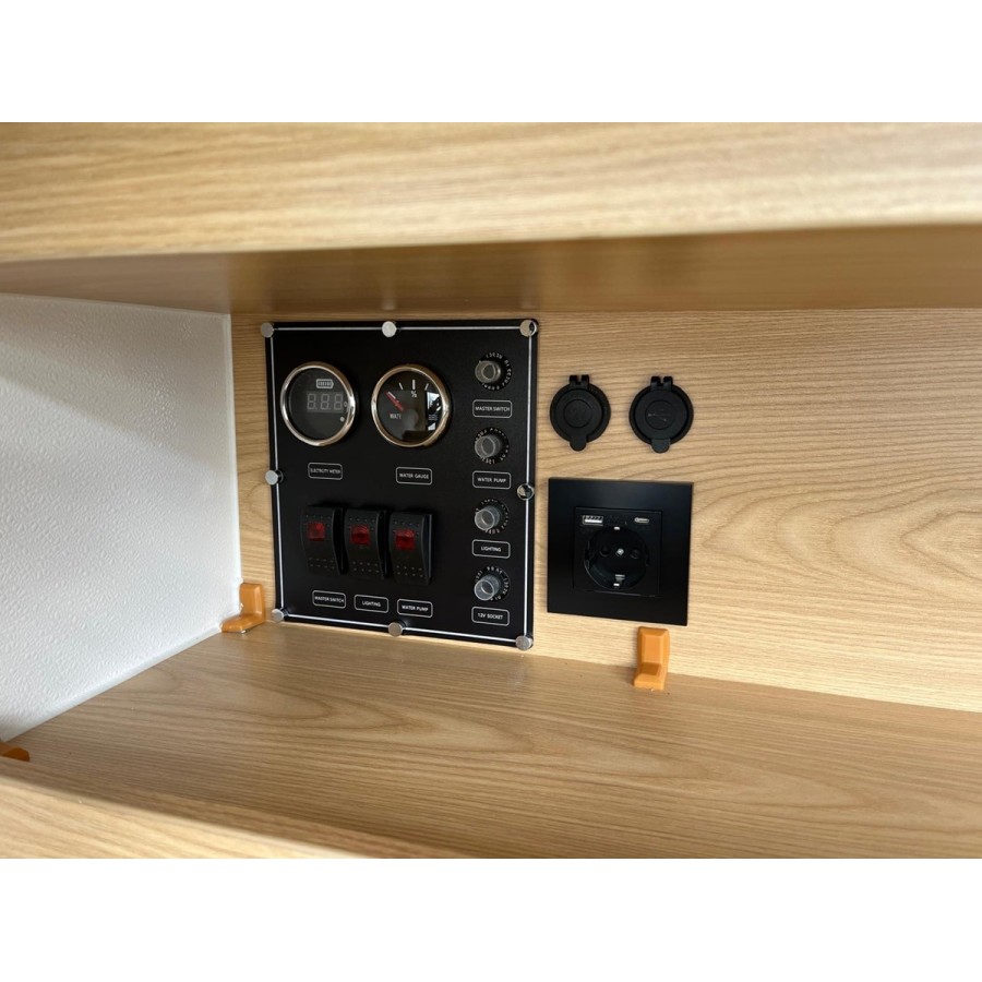 CRAFTMAX-OffRoad-Mini-Caravan-1000-ThermoSandwich-2.11x1.22x1.22m-vollausgestattet-mit-Moebel-Bett-Fenster-Tuer-Solar-100kmh-9