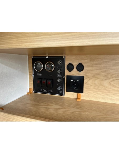CRAFTMAX-OffRoad-Mini-Caravan-1000-ThermoSandwich-2.11x1.22x1.22m-vollausgestattet-mit-Moebel-Bett-Fenster-Tuer-Solar-100kmh-9