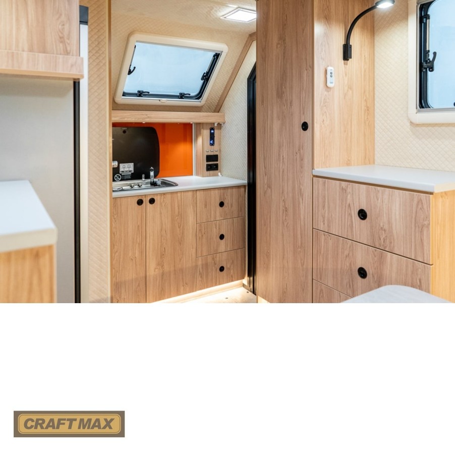 OffRoad-Caravan-BLACK-ROAD-SOLAR-2700-Tandem-Luxus-Innenausstattung-1