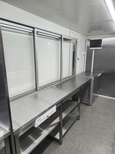 Verkaufsanhaenger-Tandem-2700-Edelstahl-Gastro-voll-ausgestattet-ohne-Verkaufsklappe 2