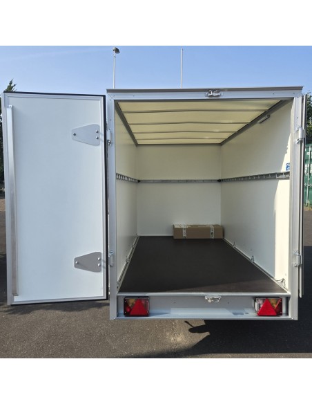CRAFTMAX-750kg-Kofferanhaenger-zwei-Fluegeltueren-2.55×1.42×1.53m-Unique-Sandwichpanele-ungebremst-100kmh-4