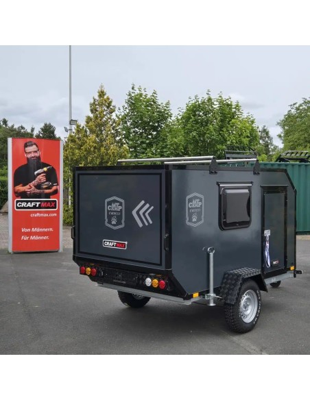 OffRoad-Camping-anhaenger-1000kg-mit-Heckklappe-Tuer-2-Fenster-2-Dachtraeger-variabler-Innen-Trennwand-MT-Reifen-1
