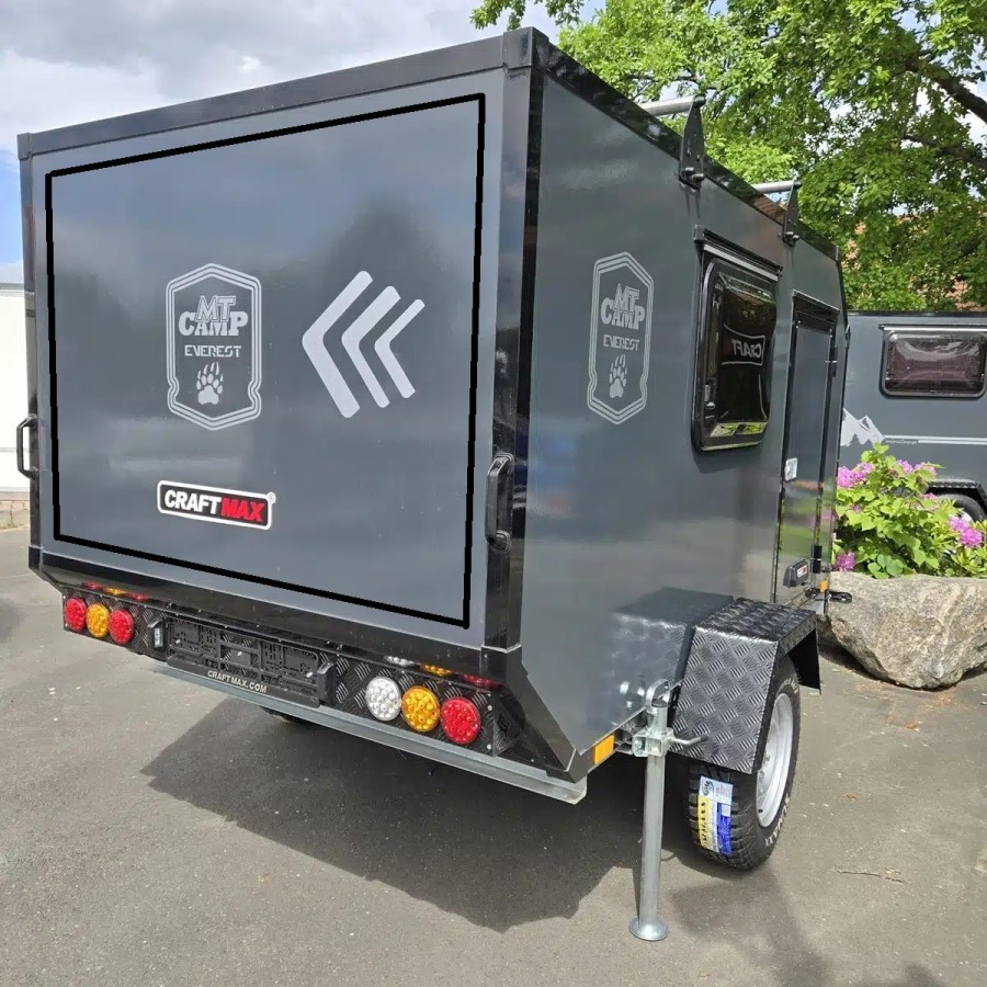 OffRoad-Camping-anhaenger-1000kg-mit-Heckklappe-Tuer-2-Fenster-2-Dachtraeger-variabler-Innen-Trennwand-MT-Reifen-11
