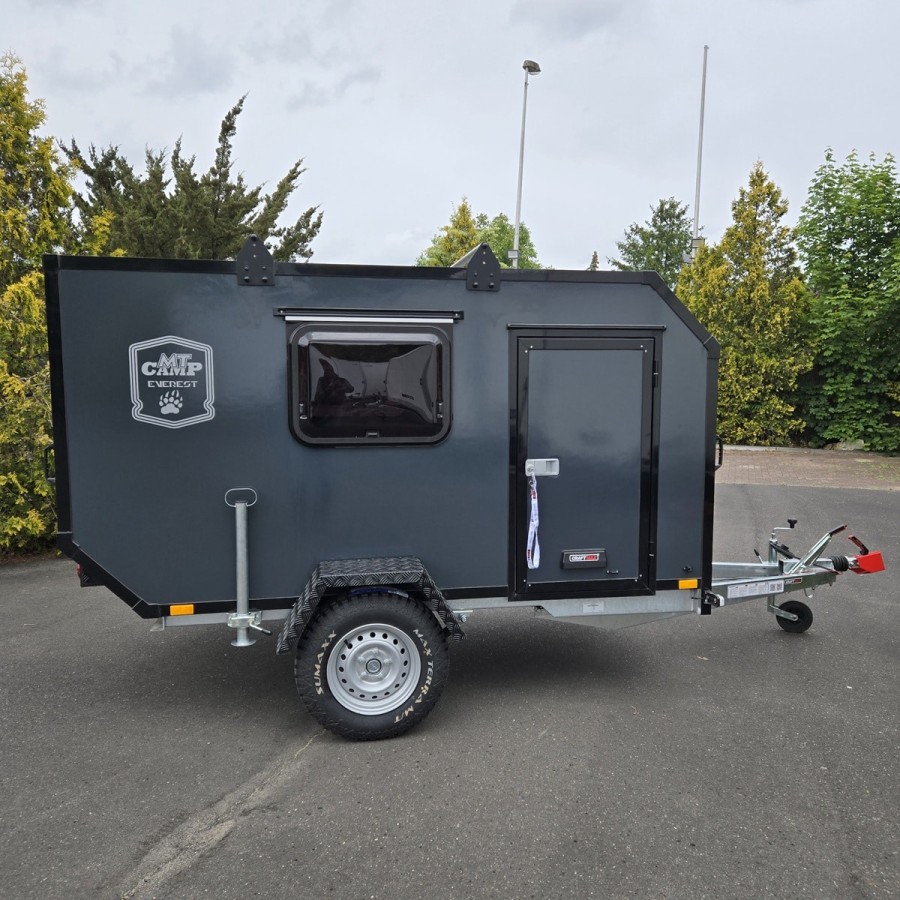 OffRoad-Camping-anhaenger-1000kg-mit-Heckklappe-Tuer-2-Fenster-2-Dachtraeger-variabler-Innen-Trennwand-MT-Reifen-9