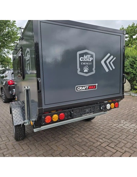 CRAFTMAX-OffRoad-Mini-Campinganhaenger-1000kg-ohne-Zwischenwand-mit-geschlossener-Heckklappe-Tuer-2-Fenster-100kmh-6