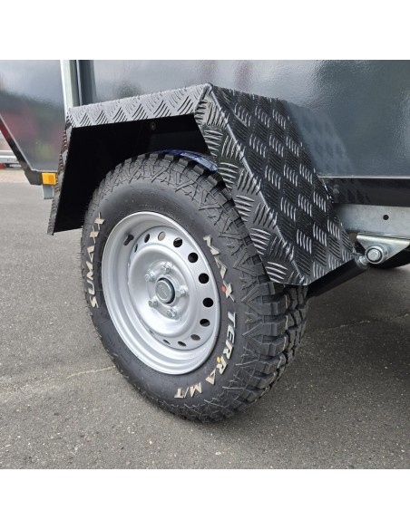 CRAFTMAX-OffRoad-Mini-Campinganhaenger-1000kg-ohne-Zwischenwand-mit-geschlossener-Heckklappe-Tuer-2-Fenster-100kmh-16