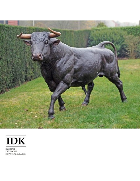 The-Bull-Bronzeskulptur-beeindruckende-handgefertigte-Skulptur-fuer-Ihren-Garten-Park-Villa