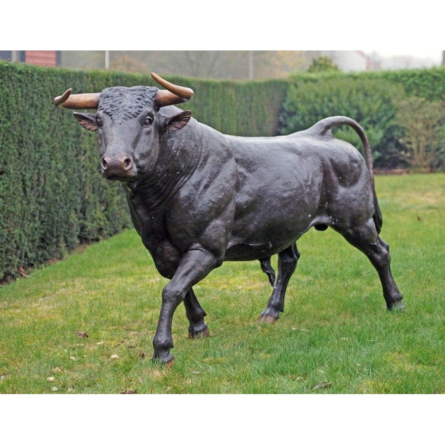 Stier-Bulle-Bronzeskulptur-beeindruckende-handgefertigte-Skulptur-fuer-Ihren-Garten-Park-Villa