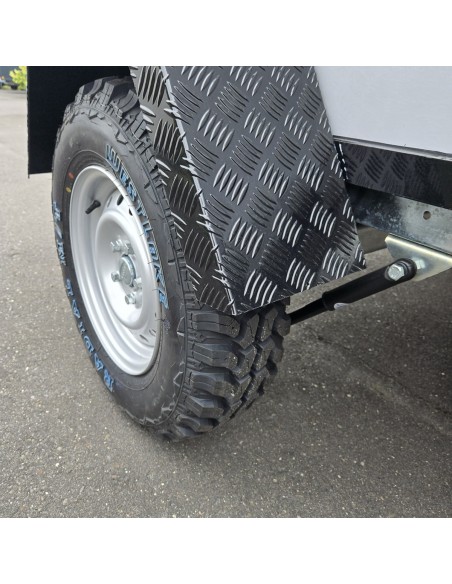 CRAFTMAX-OffRoad-mini-Campinganhaenger-750kg-Heckklappe-Tuer-2-Fenster-variable-Zwischenwand-1