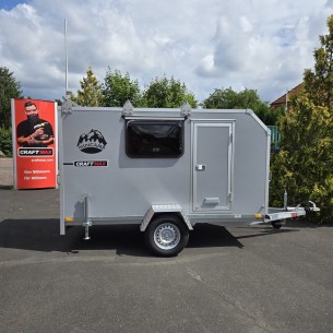 OffRoad-750-mini-Camper-PKW-Anhaenger-3.05x1.47x1.60m-Klappe-nach-oben-2-Fenster-Tuer-3-Dachtraeger-100kmh-gebremst-1
