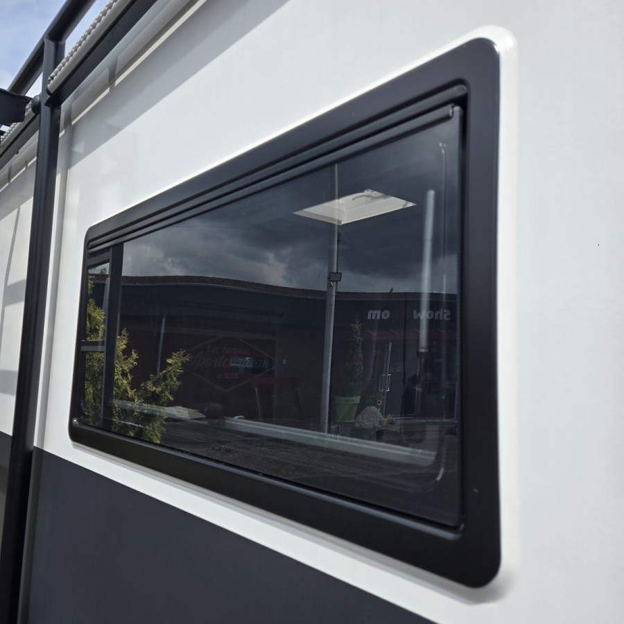 Sportcaravan®-Cube-3-OffRoad-Camping-Anhaenger-1250kg-Thermo-Sandwich-GFK-halfgrey-100kmh-13