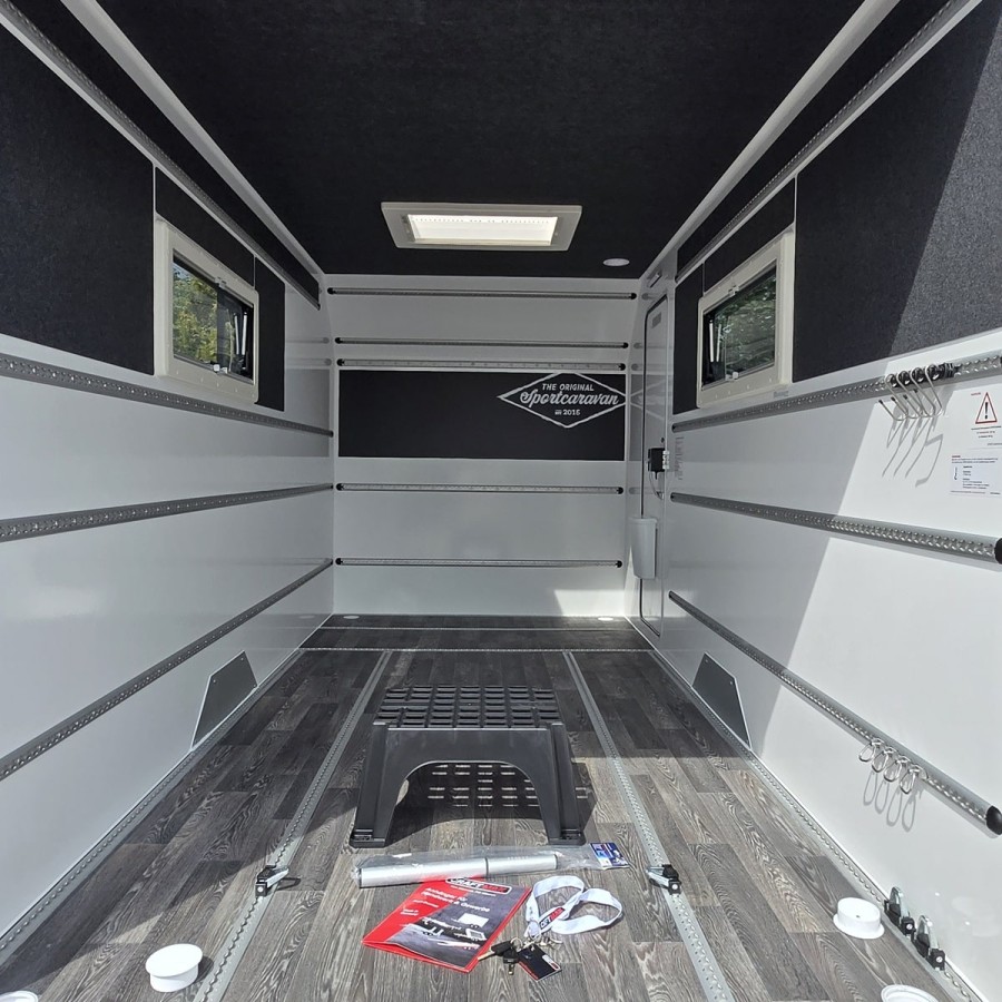 Sportcaravan®-Cube-3-OffRoad-Camping-Anhaenger-1250kg-Thermo-Sandwich-GFK-halfgrey-100kmh-33