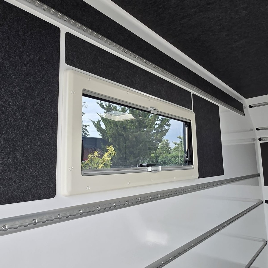 Sportcaravan®-Cube-3-OffRoad-Camping-Anhaenger-1250kg-Thermo-Sandwich-GFK-halfgrey-100kmh-34