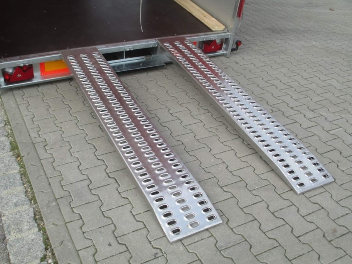 CRAFTMAX®-3500-Tridem-Fahrzeugtransporter-hydraulisch-kippbar-ALU-Bordwand-Hochplane-12