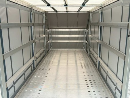 CRAFTMAX-Autotransporter-3500-Tridem-Alurahmen-kippbar-5.20x2.10x0.40m-Alupaneelboden-Seilwinde-Aluauffahrschienen-LED-Hochplane