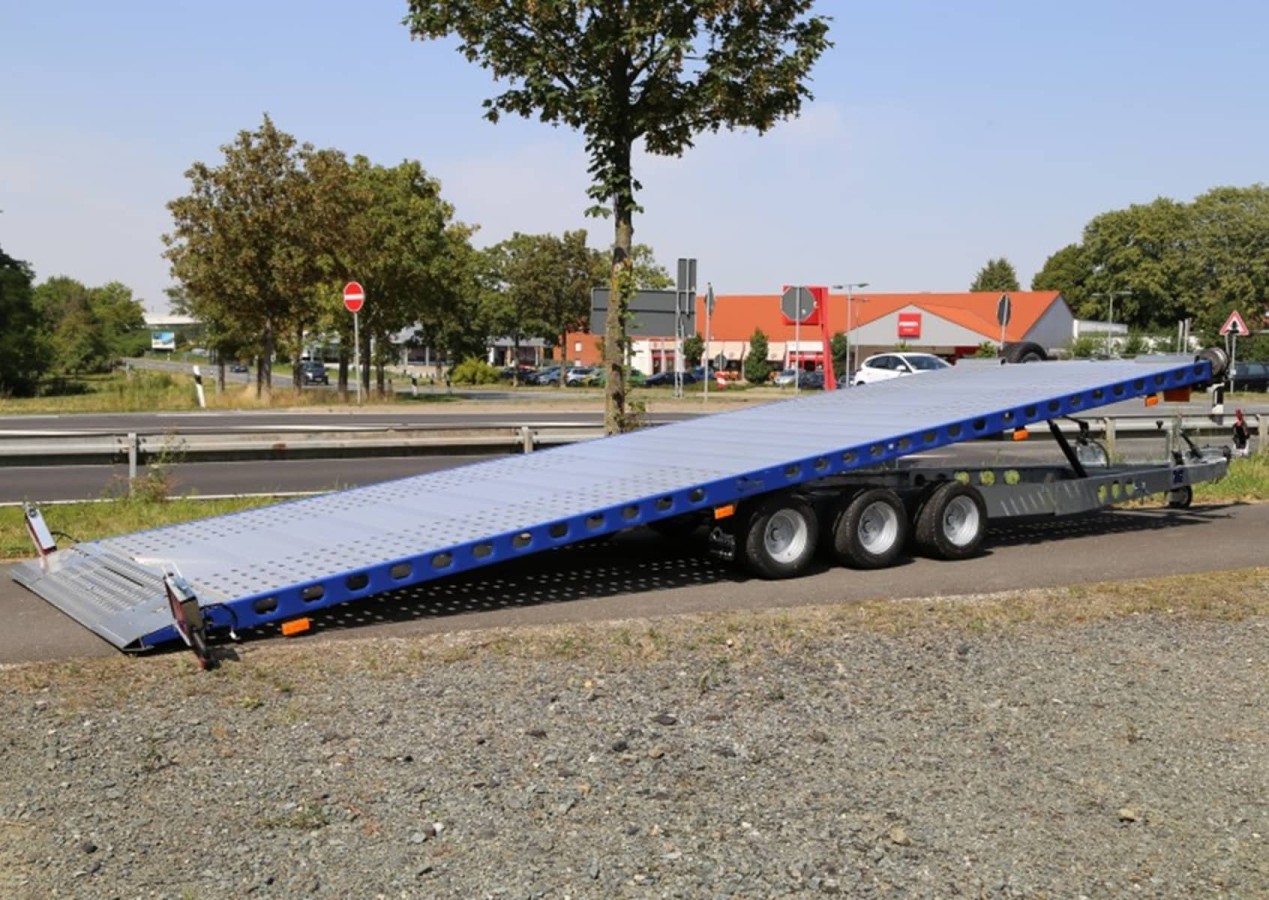 CRAFTMAX-3500-Tridem-Autotrailer-geschlossener-Alupaneelboden-kippbar-6.55x2.05m-Seilwinde-LED-1