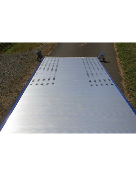 CRAFTMAX-3500-Tridem-Autotrailer-geschlossener-Alupaneelboden-kippbar-6.55x2.05m-Seilwinde-LED-13