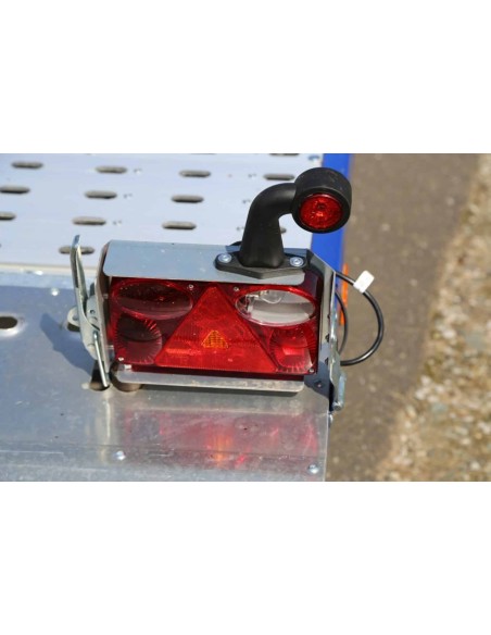 CRAFTMAX-3500-Tridem-Autotrailer-geschlossener-Alupaneelboden-kippbar-6.55x2.05m-Seilwinde-LED-5
