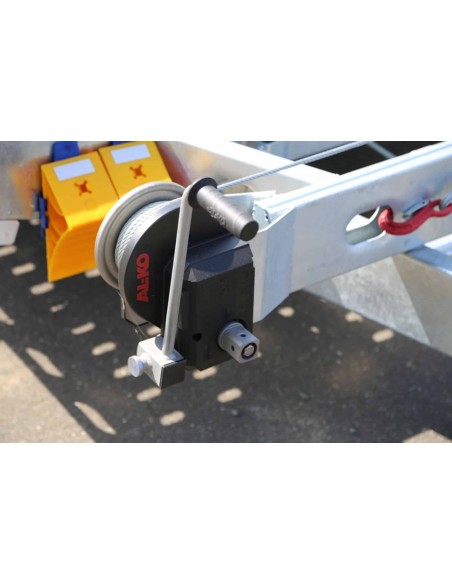 CRAFTMAX-3500-Tridem-Autotrailer-geschlossener-Alupaneelboden-kippbar-6.55x2.05m-Seilwinde-LED-10