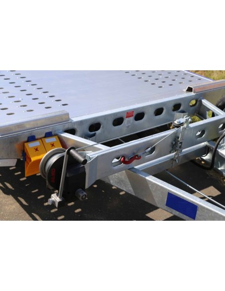 CRAFTMAX-3500-Tridem-Autotrailer-geschlossener-Alupaneelboden-kippbar-6.55x2.05m-Seilwinde-LED-11