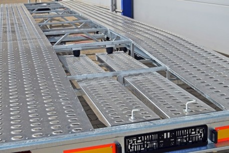 CRAFTMAX®-Ecco-800XL®-3500-Tridem-Fahrzeugtransporter-mit-Auffahrschienen-Ersatzrad-mit-Halter 2