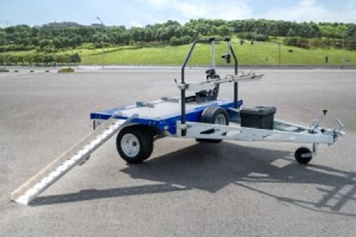 750kg-ALU-Motorradtransporter-2.00x1.00m-mit-Fahrradtraeger-Staubox-100-kmh-5