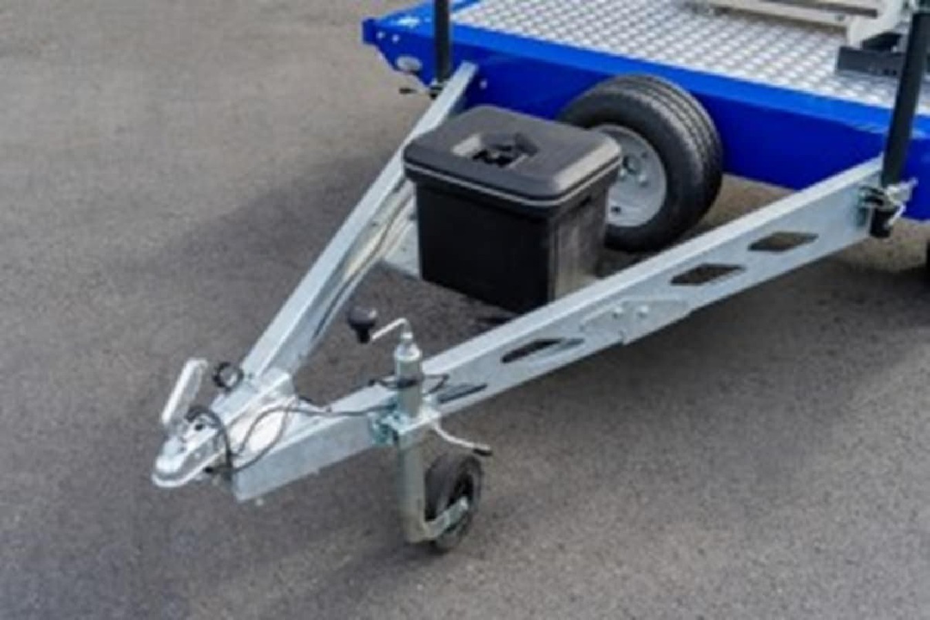 750kg-ALU-Motorradtransporter-2.00x1.00m-mit-Fahrradtraeger-Staubox-100-kmh-3