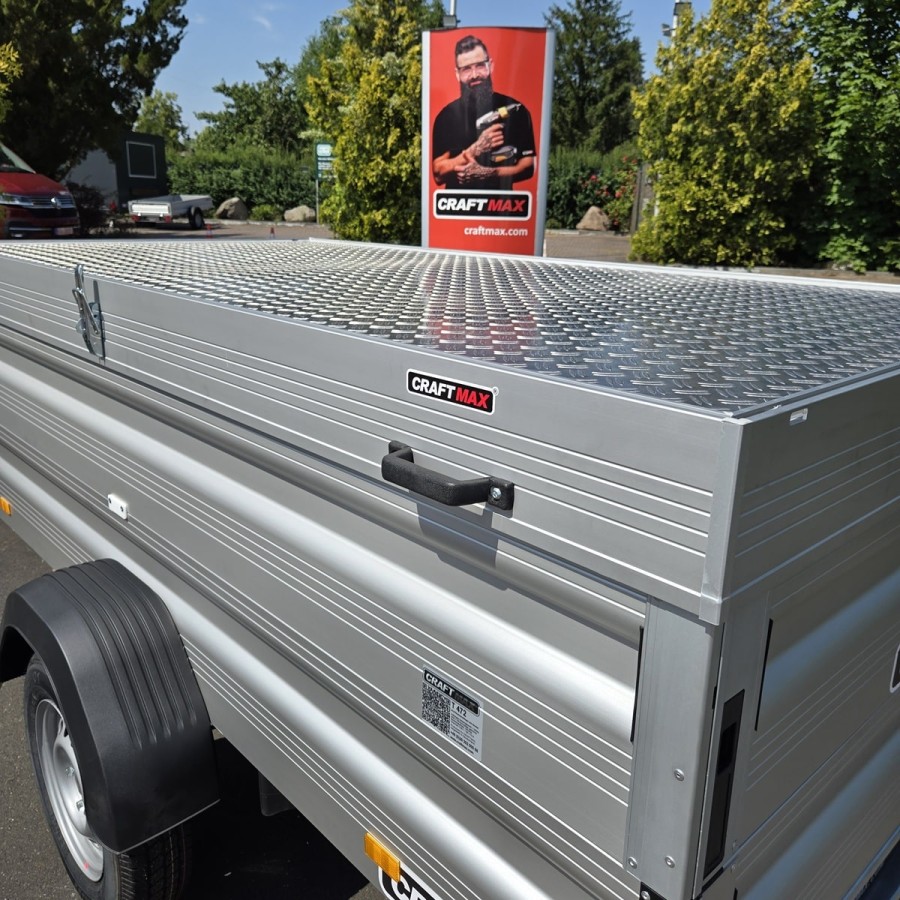 1300-ALU-Kastenanhaenger-2.50×1.26×0.70m-mit-Bordwandaufsatz-und-Deckel-gebremst-100-kmh-4