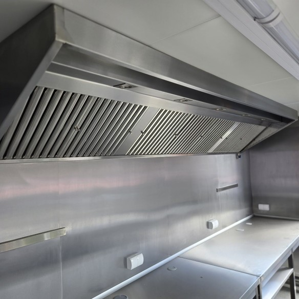 Gastro-Edelstahl-Wandhaube-300x70cm-LED-Beleuchtung-Drehzahlregler-420W-Motor-freihaengende-Abzugshaube-fuer-Imbisswagen-Gastron