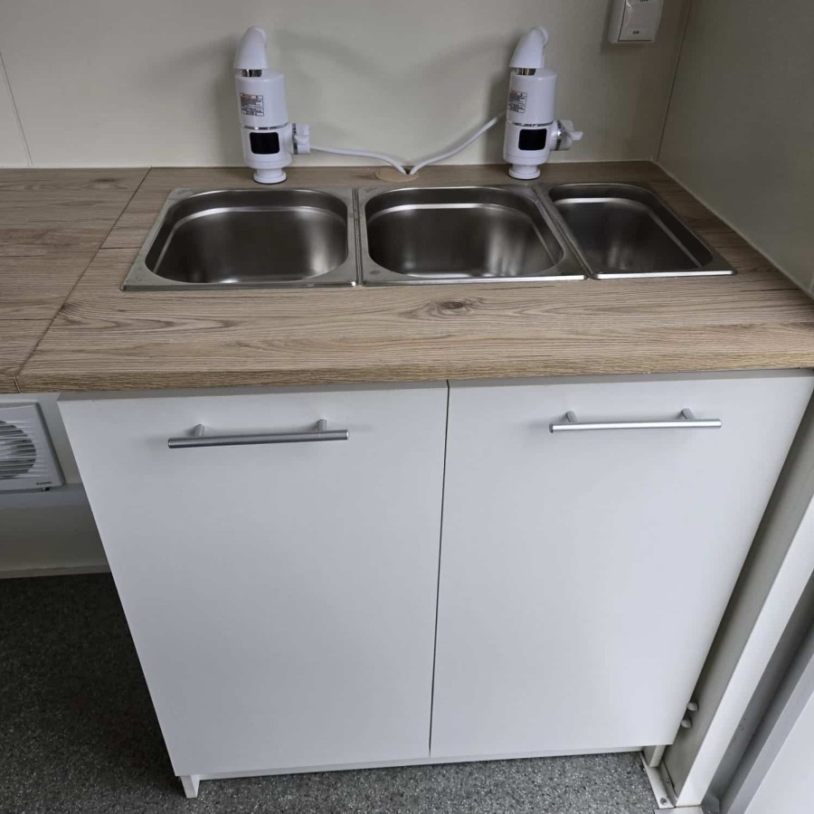 Imbisswagen-Spuelschrank-81x60x88cm-mit-Tauchpumpe-Kanister-Spuele-mit-IF-Wasserhaehnen-fuer-Verkaufstrailer-Foodtrucks-1