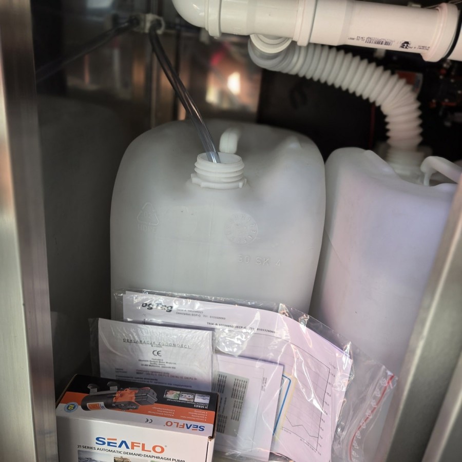 Imbisswagen-Spuelschrank-Edelstahl-84x60x88cm-Pumpe-Kanister-Spuele-Warmwasser-Boiler-Wasserhaehnen-Verkaufstrailer-1