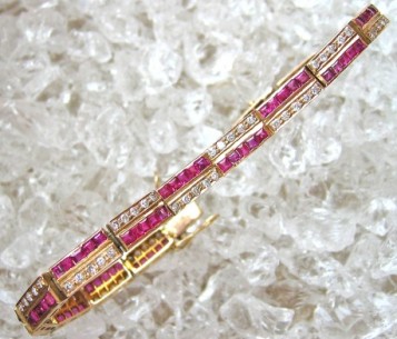 brilliant-armband-mit-diamanten-rubinen-18-k-gold