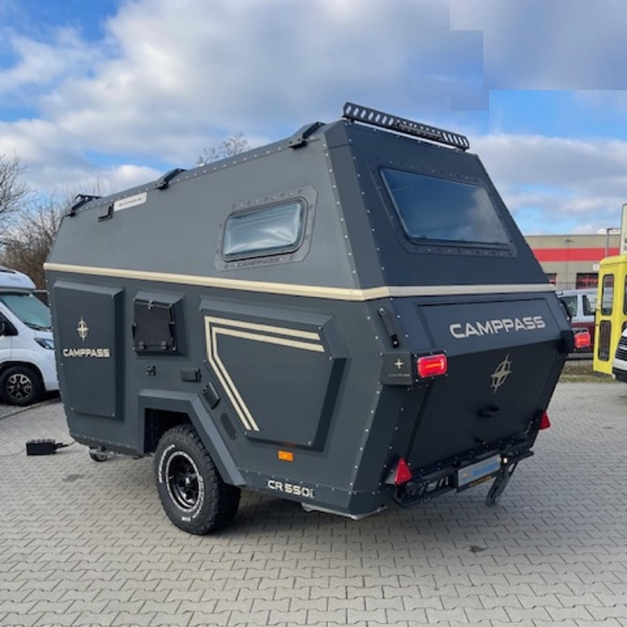 CAMPPASS®-CR-OFF-ROAD-DARKNESS-Camping-Anhaenger-mit-Aufstelldach-Bett-Kueche-BadWC-Solar-Paket-3