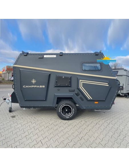 CAMPPASS®-CR-OFF-ROAD-DARKNESS-Camping-Anhaenger-mit-Aufstelldach-Bett-Kueche-BadWC-Solar-Paket-1