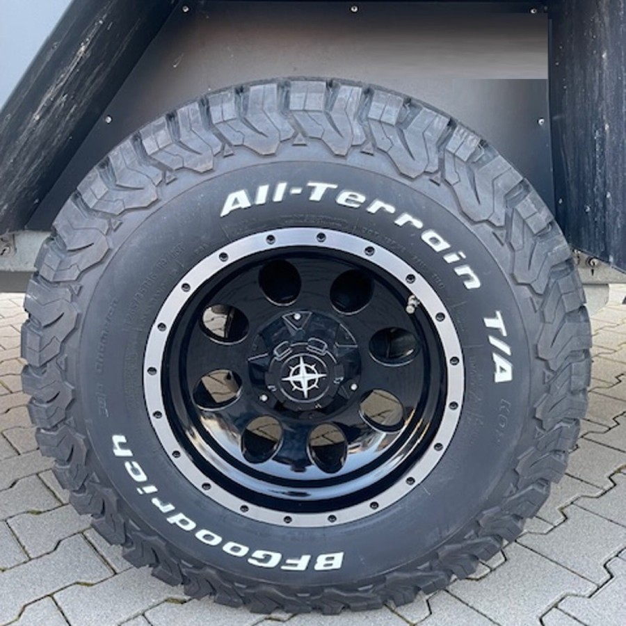 CAMPPASS®-CR-OFF-ROAD-DARKNESS-Camping-Anhaenger-mit-Aufstelldach-Bett-Kueche-BadWC-Solar-Paket-5