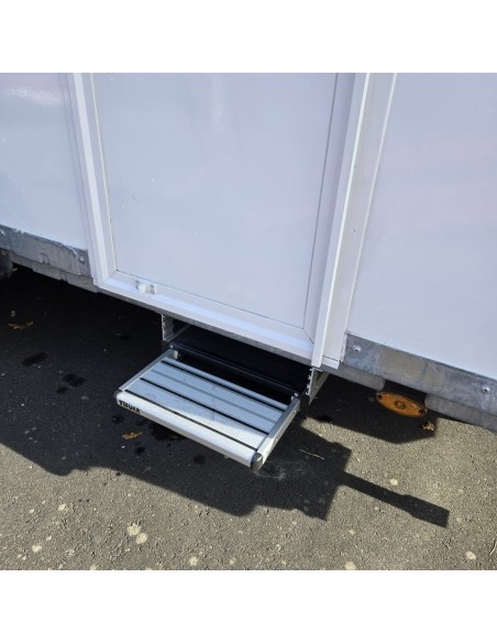 CRAFTMAX®-SPEEDCARAVAN®-full-Options-2700-Tandem-5.00x2.00x2.00m-ThermoSandwich-mit-Bett-Kueche-Sanitaerbereich-Ladebordwand-100