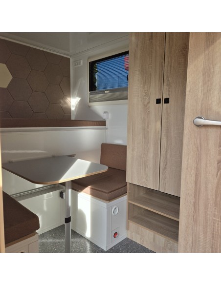 CRAFTMAX®-SPEEDCARAVAN®-full-Options-2700-Tandem-5.00x2.00x2.00m-ThermoSandwich-mit-Bett-Kueche-Sanitaerbereich-Ladebordwand-100